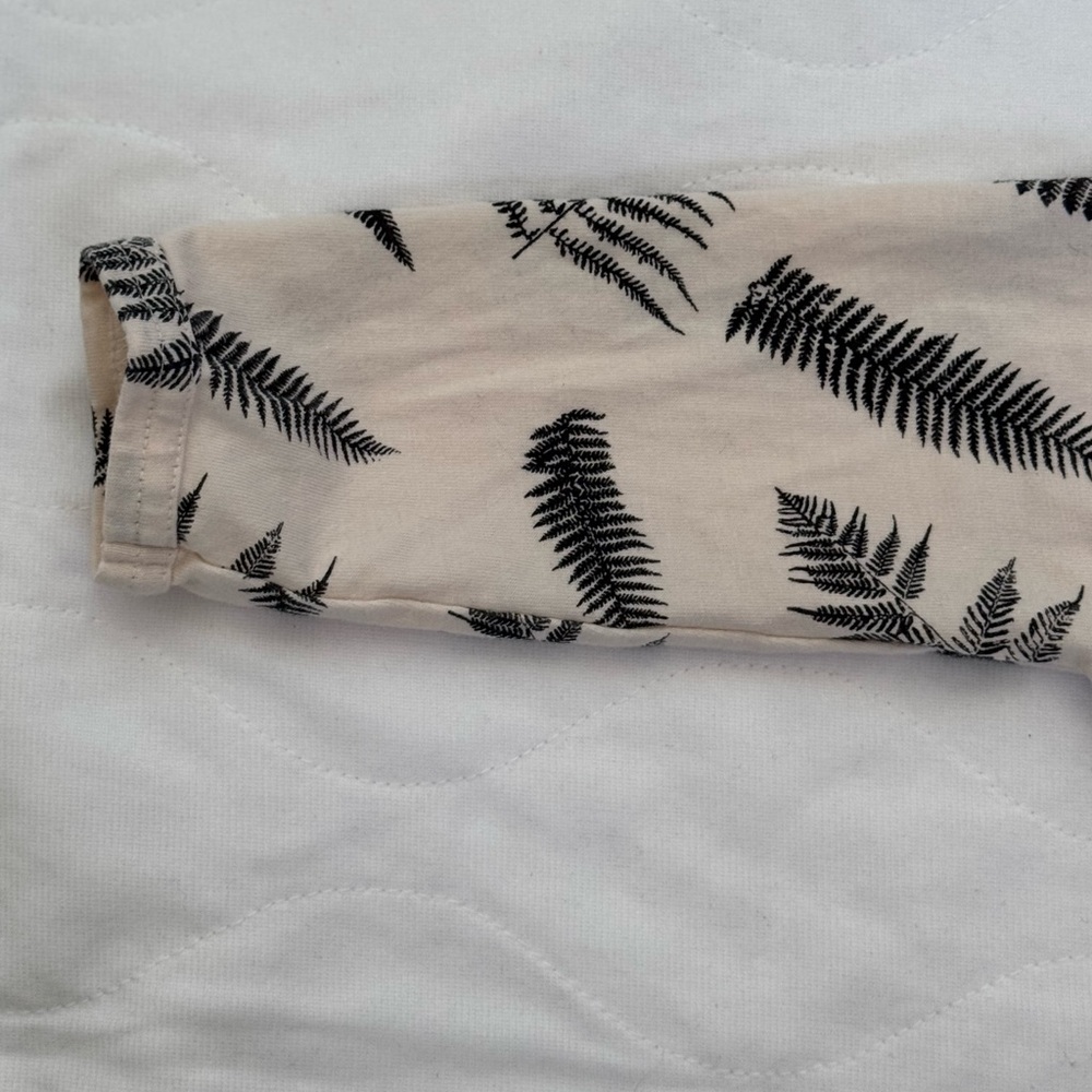 Kate Quinn 12-18M Organic Cotton Fern Wrap - Picture 2 of 7